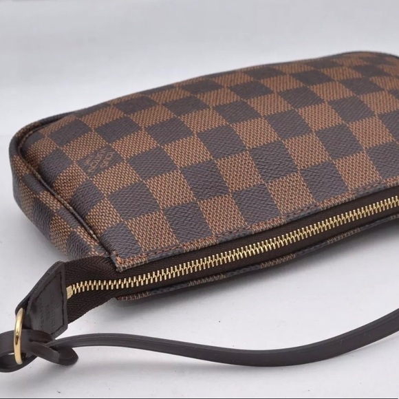 **SOLD**Auth Louis Vuitton Damier Pochette Bag - Picture 2 of 8